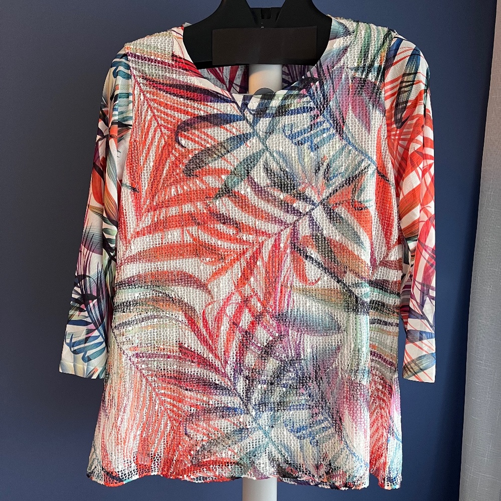 New Orly floral top size M